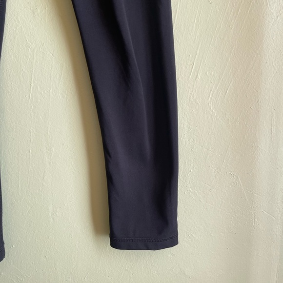 7/8 Lightweight Everything Legging - Picture 3 of 10